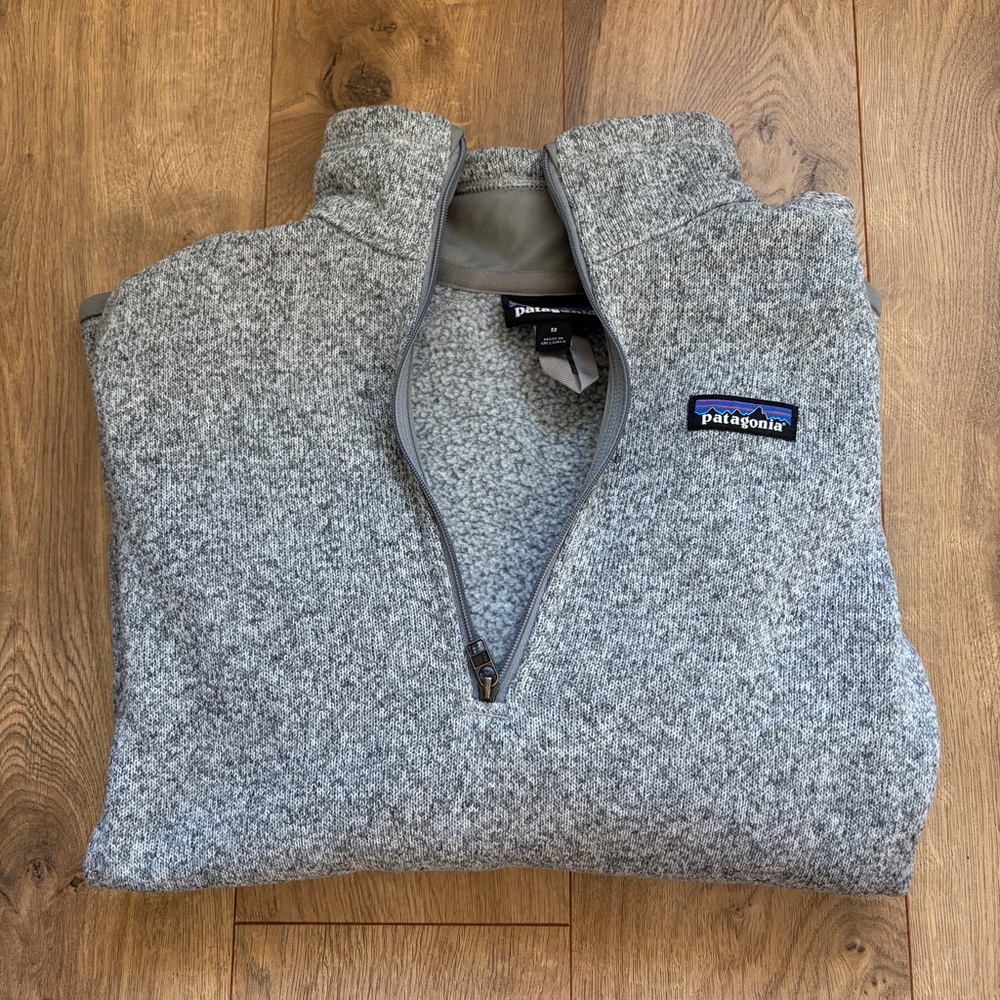 Patagonia - Women’s Better Sweater 1/4 Zip Heather Gray Sweater (SIZE M)